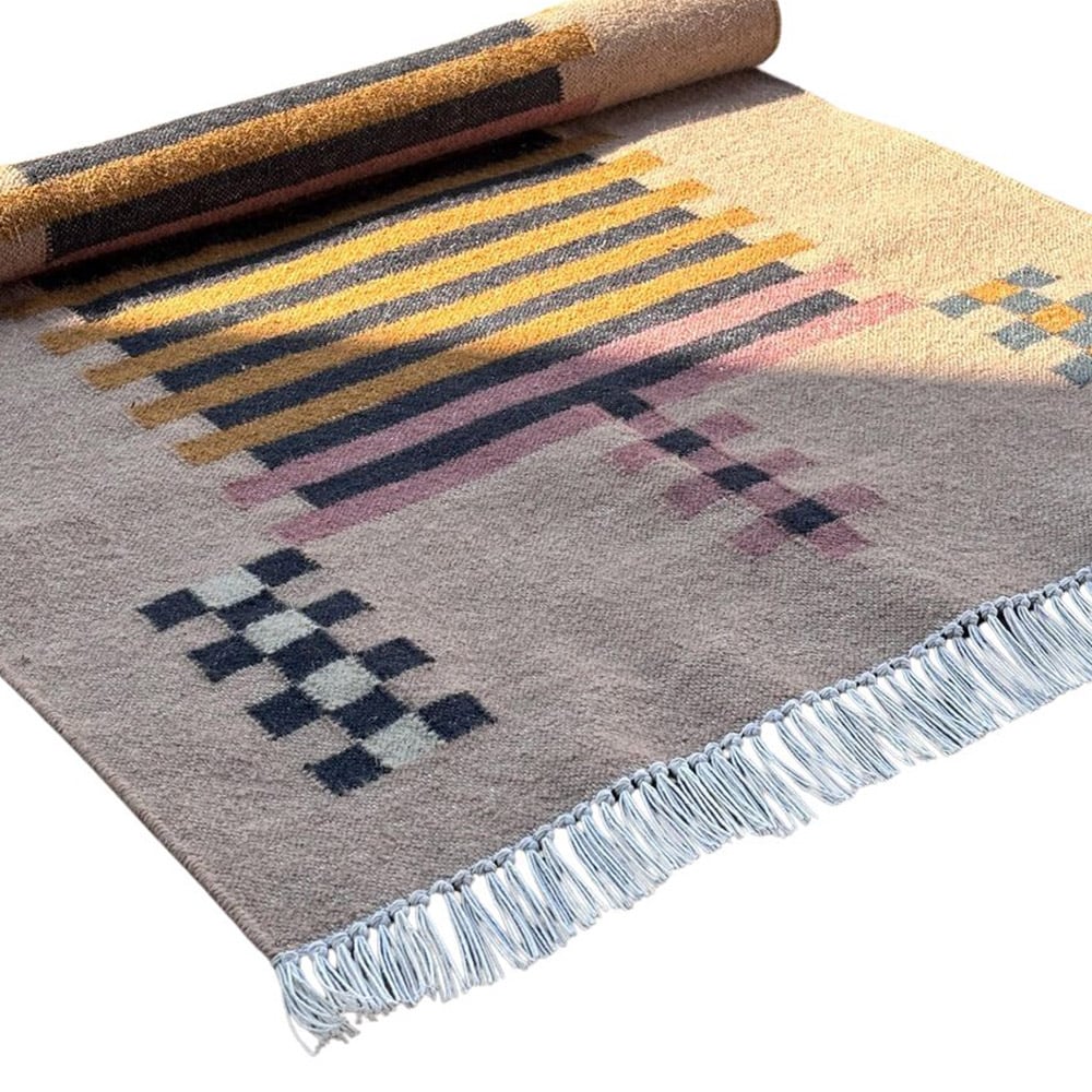 Handcrafted Multicolor Wool Vintage Dhurrie For Home